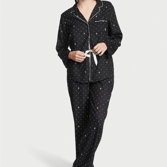 Victoria’s Secret Flannel Pajama Set - Picture 2 of 6